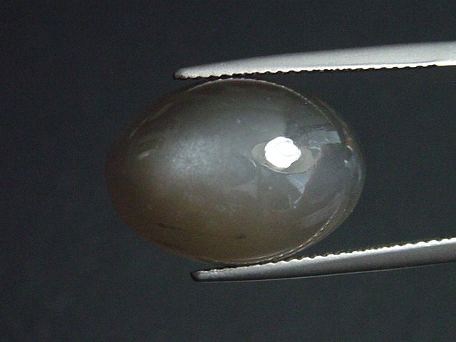 Moonstone silvergrey 14,63 Ct. oval cabochon