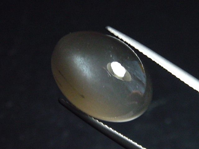 Moonstone silvergrey 14,63 Ct. oval cabochon