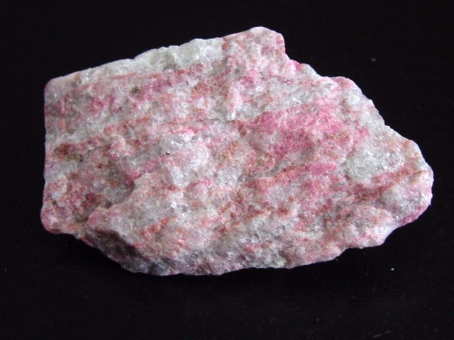 Thulit Stufe 61 mm Himbeerrot - Leksvig, Trondheim, Norwegen