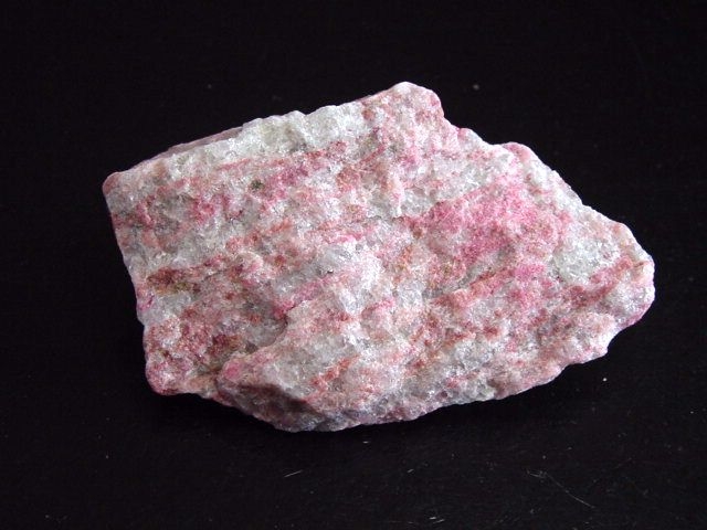 Thulit Stufe 61 mm Himbeerrot - Leksvig, Trondheim, Norwegen