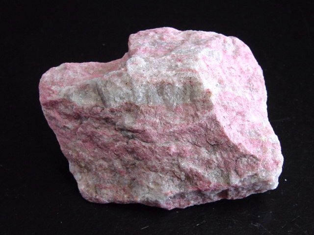 Thulit Stufe 58 mm Himbeerrot - Leksvig, Trondheim, Norwegen
