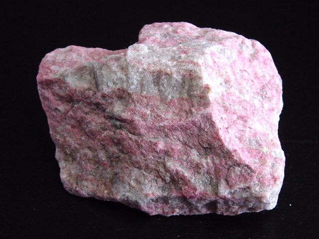 Thulit Stufe 58 mm Himbeerrot - Leksvig, Trondheim, Norwegen