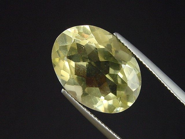 Citrin 10,93 Ct. Oval 18 x 13 mm Brasilien