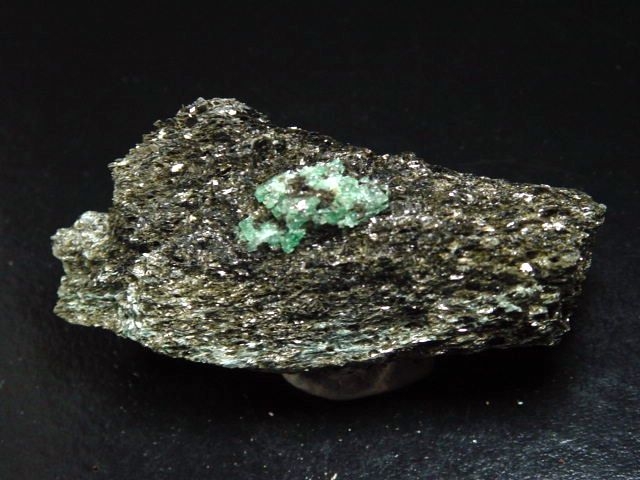 Smaragd Stufe 72 mm - Kristall in Matrix Habachtal, Österreich