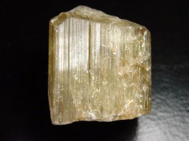 Scapolite big crystal 42 mm - Gairo, Tanzania