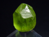 Peridot Kristall 15 mm intensive Farbe Schleifqualität